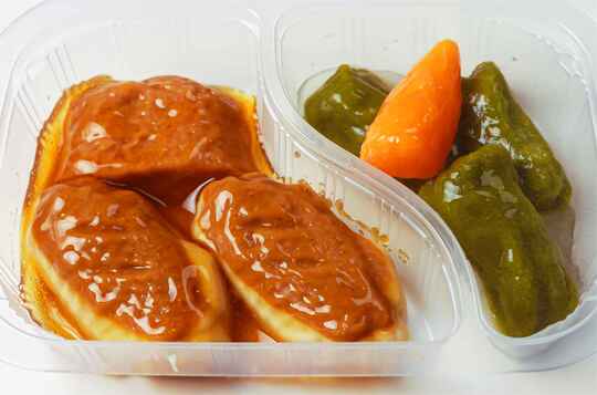 叉燒拼豉油雞風味慕斯軟餐（便當）