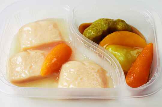 白汁三文魚風味慕斯軟餐（便當）